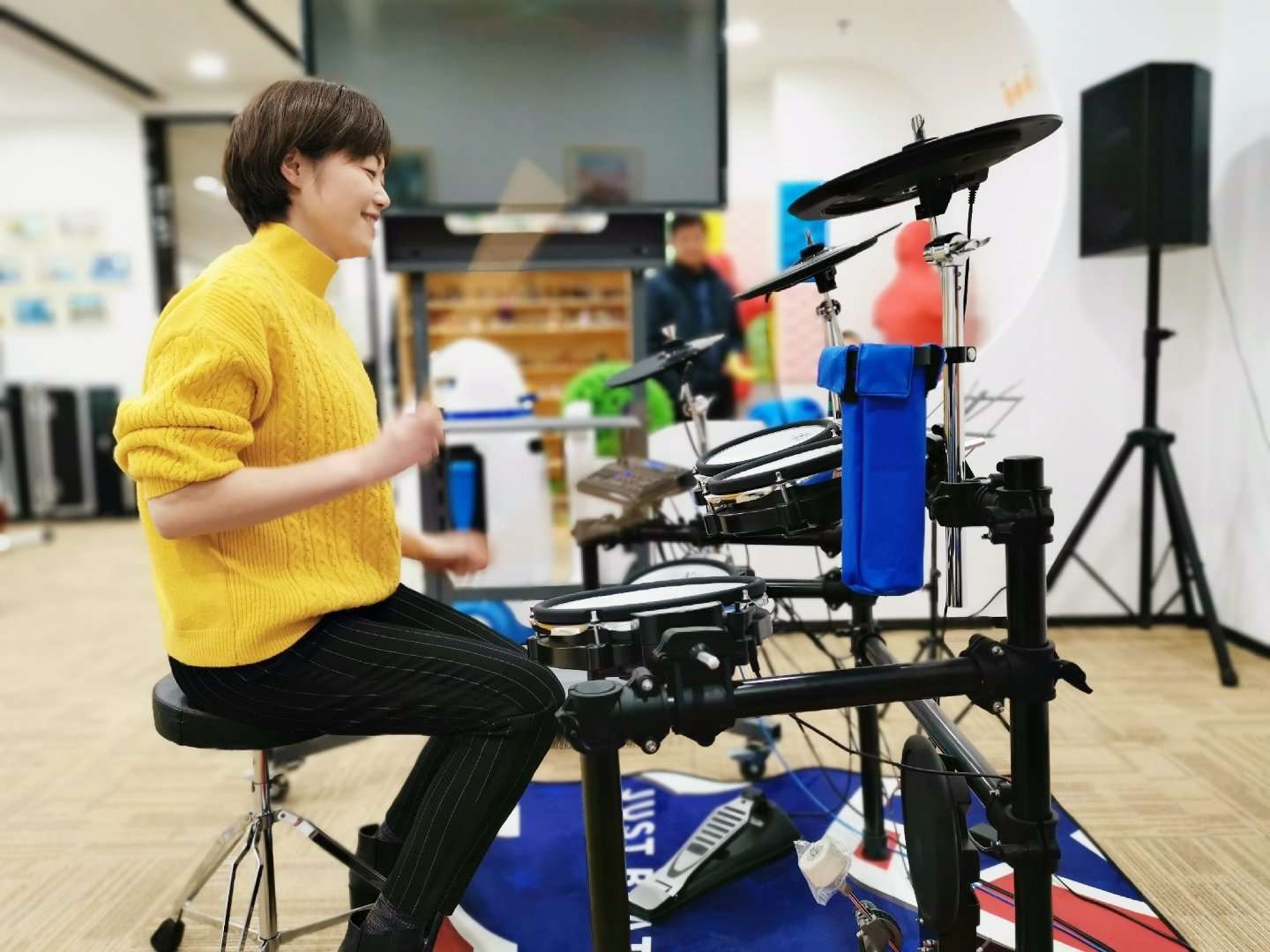 潘老師體驗(yàn)心悅靈設(shè)備