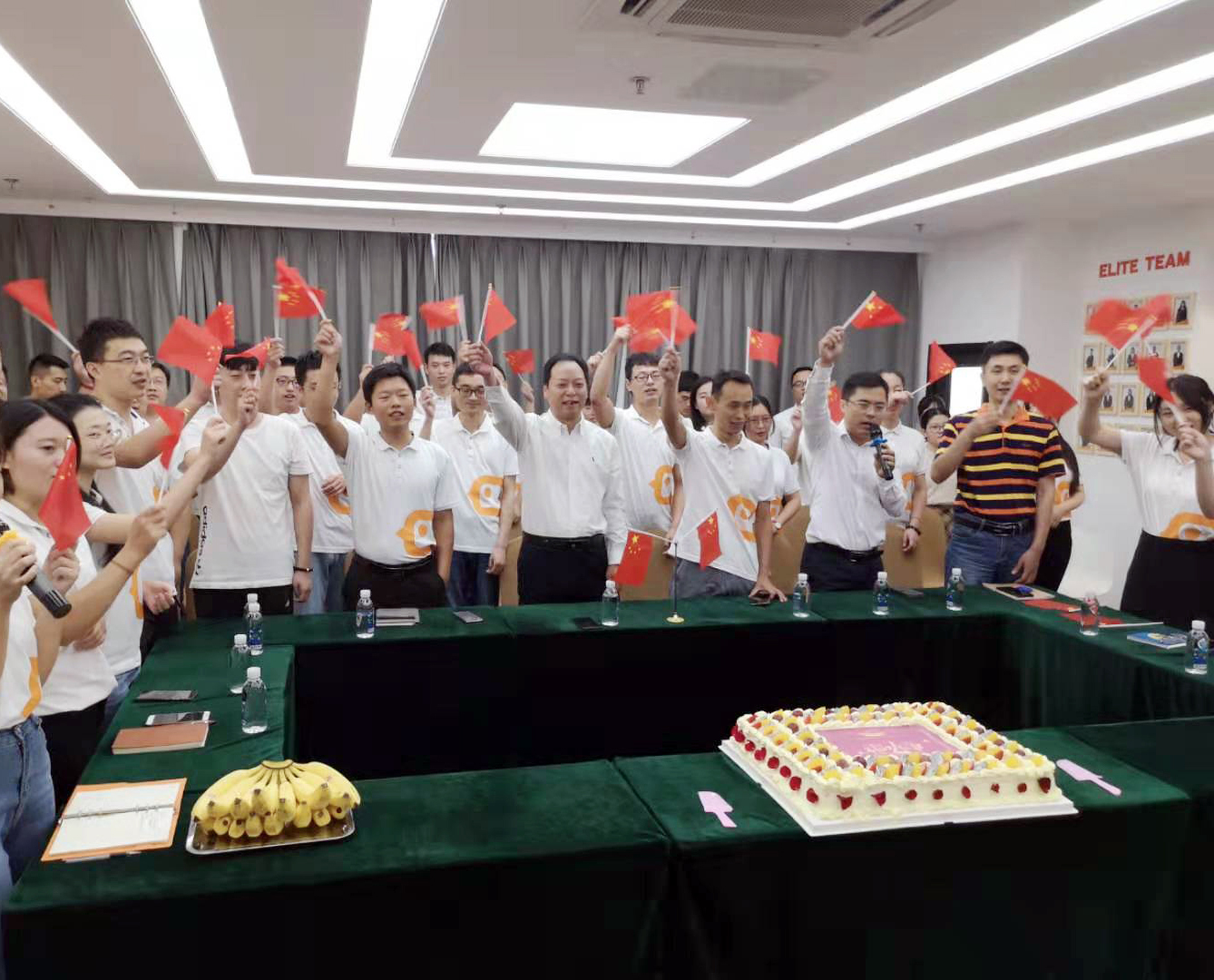 心悅靈全體為祖國歌唱